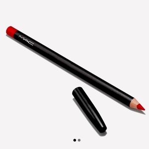 MAC Lip Pencil - Ruby Woo (works well with many different lipstick shades)
